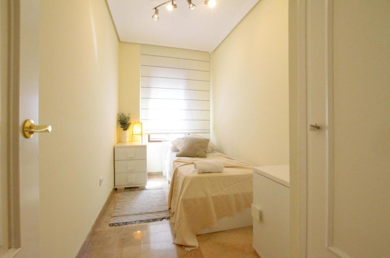 City Center Apartment Valencia Exteriör bild